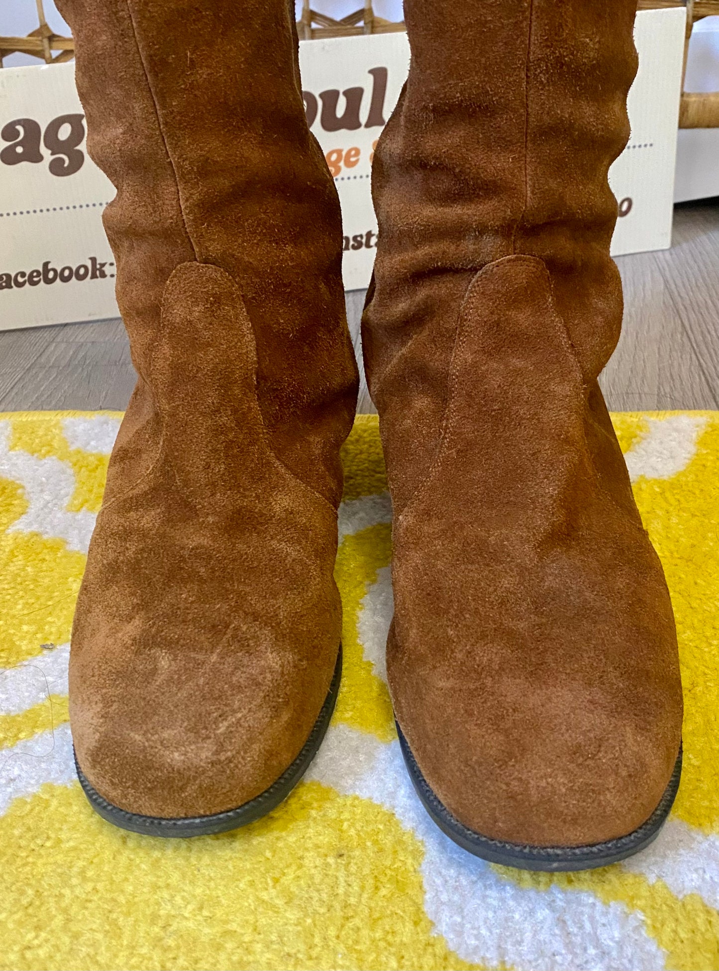 1960s Brown Suede Knee High Boots (UK 6)