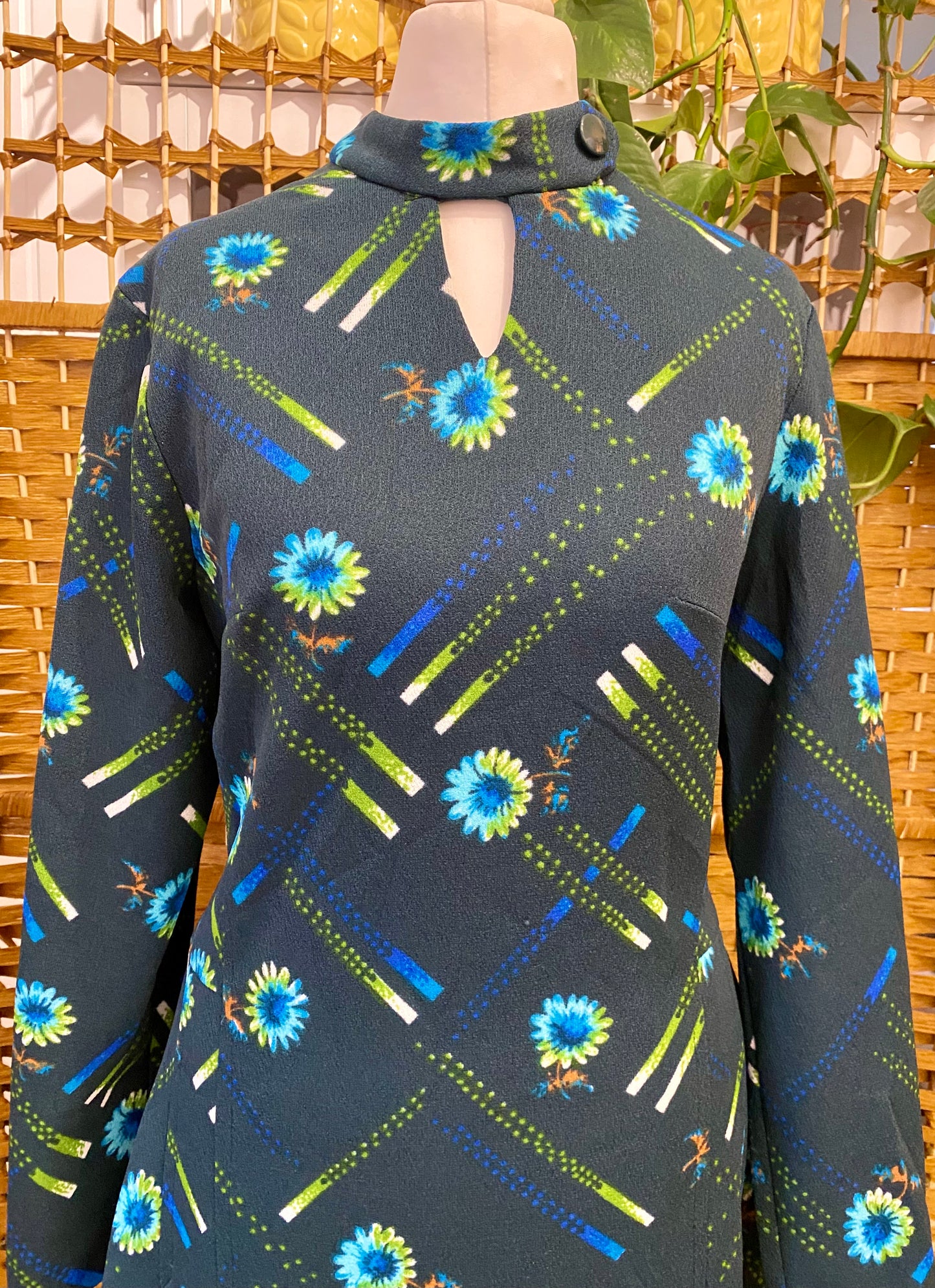 1960s Green Geometric Floral Print Midi-Dress (UK 12)