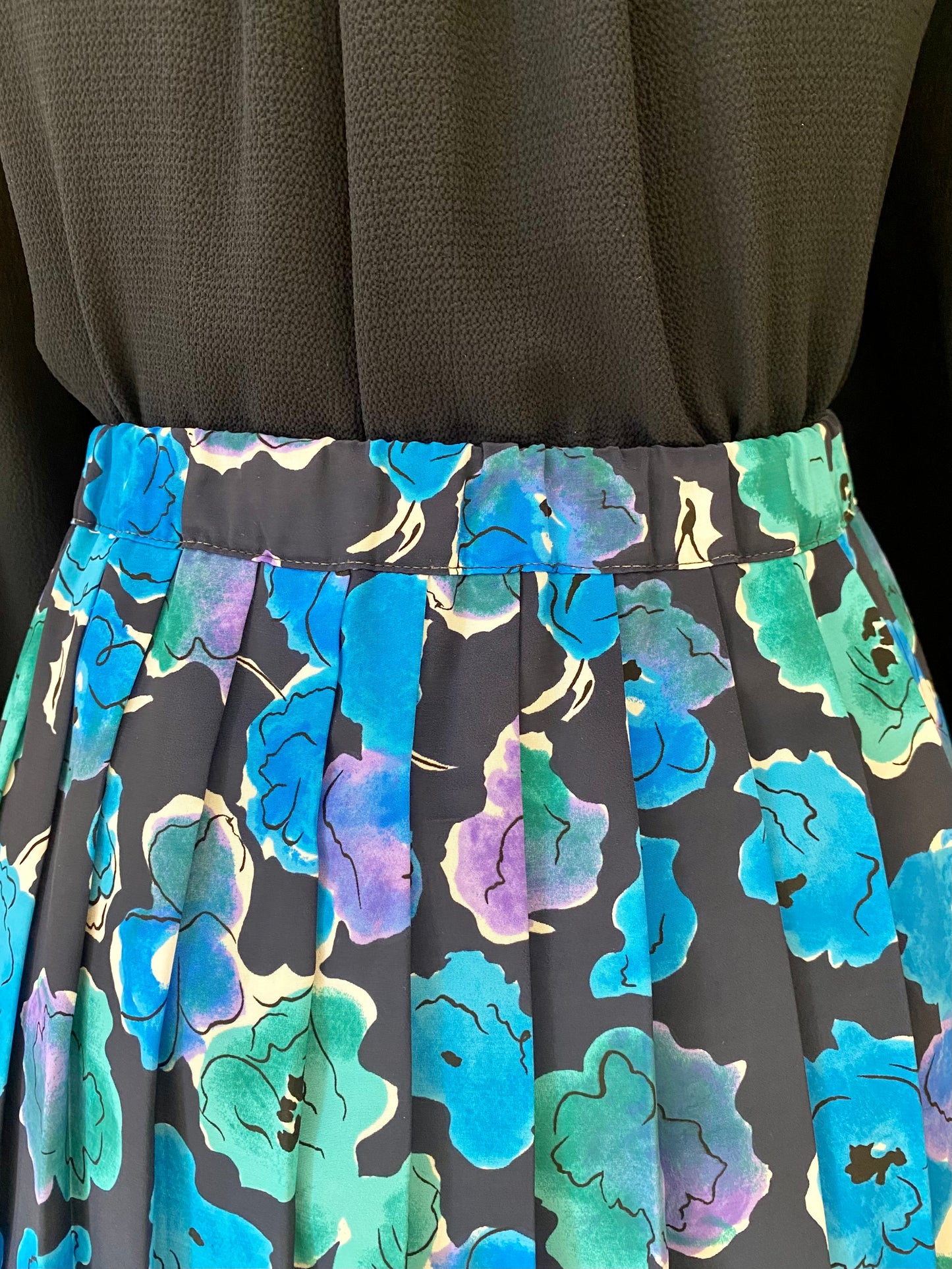 Blue Floral Midi-Skirt (UK 12-16)