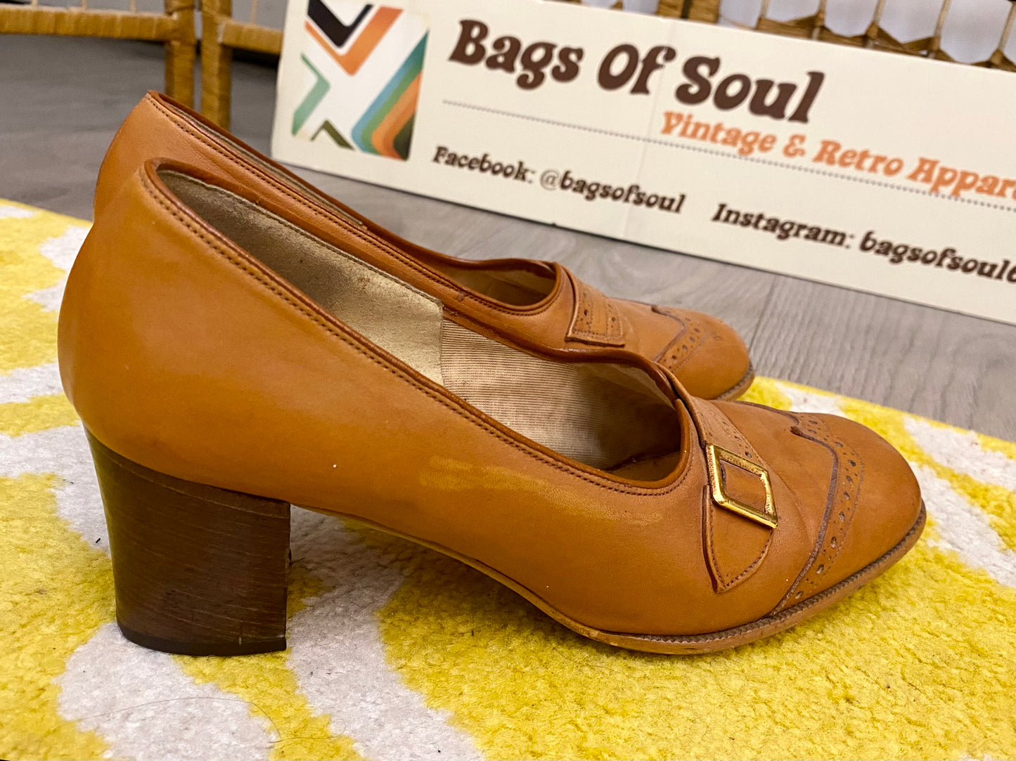 Vintage Tan Court Shoes (UK 6)