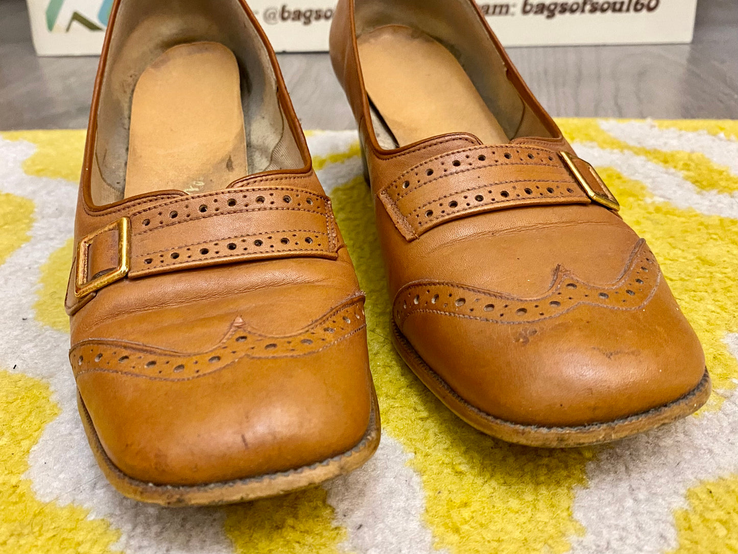 Vintage Tan Court Shoes (UK 6)