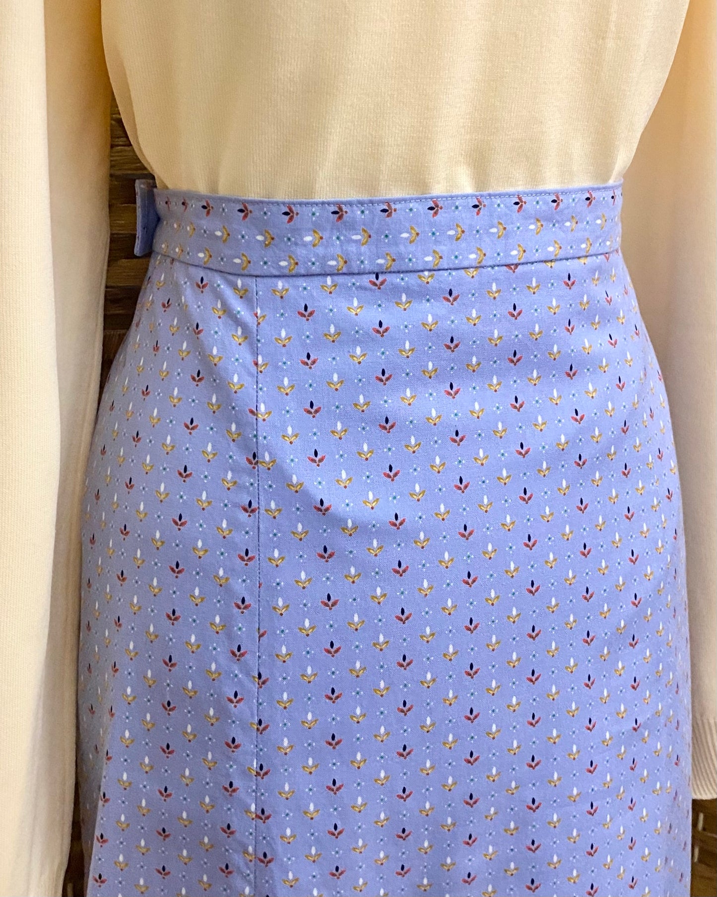 Pale Blue Geometric Print Midi-Skirt (UK 14)