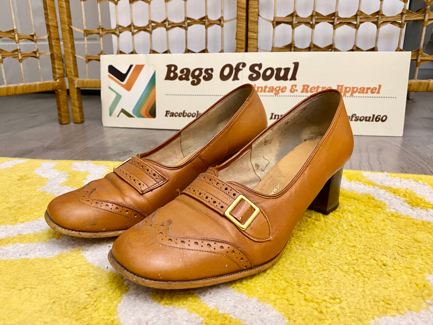 Vintage Tan Court Shoes (UK 6)